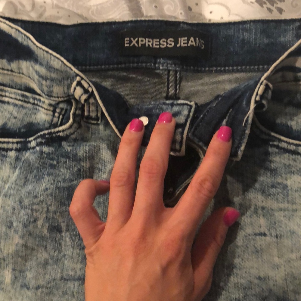 Shorts - Picture 2 of 4